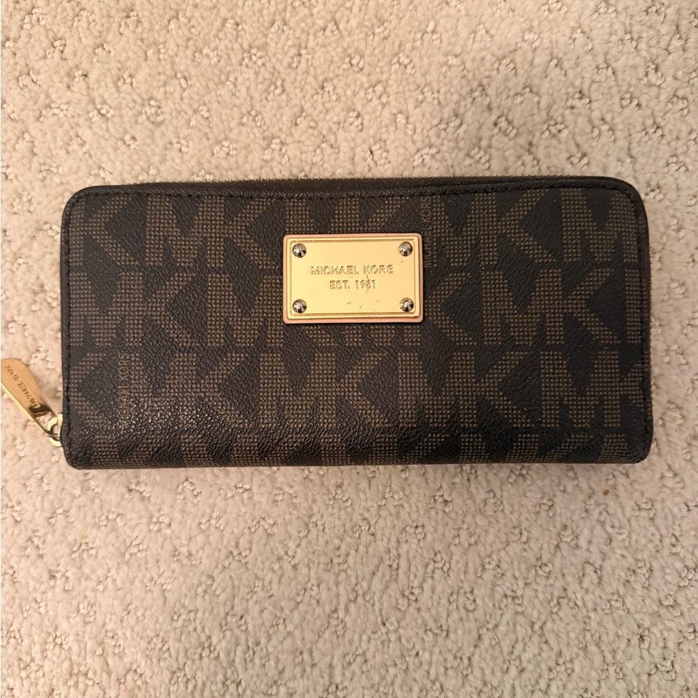 Michael Kors Signature Black and Brown Zip Wallet